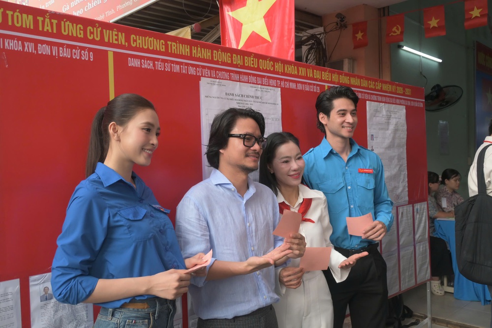 TP. Hồ Chí Minh - Những câu chuyện đẹp trong ngày bầu cử - Ảnh 20.