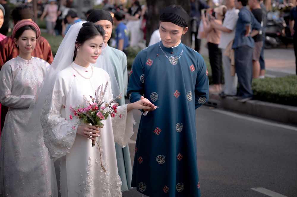 Rực rỡ sắc màu Việt phục giữa lòng TP. Hồ Chí Minh- Ảnh 10.