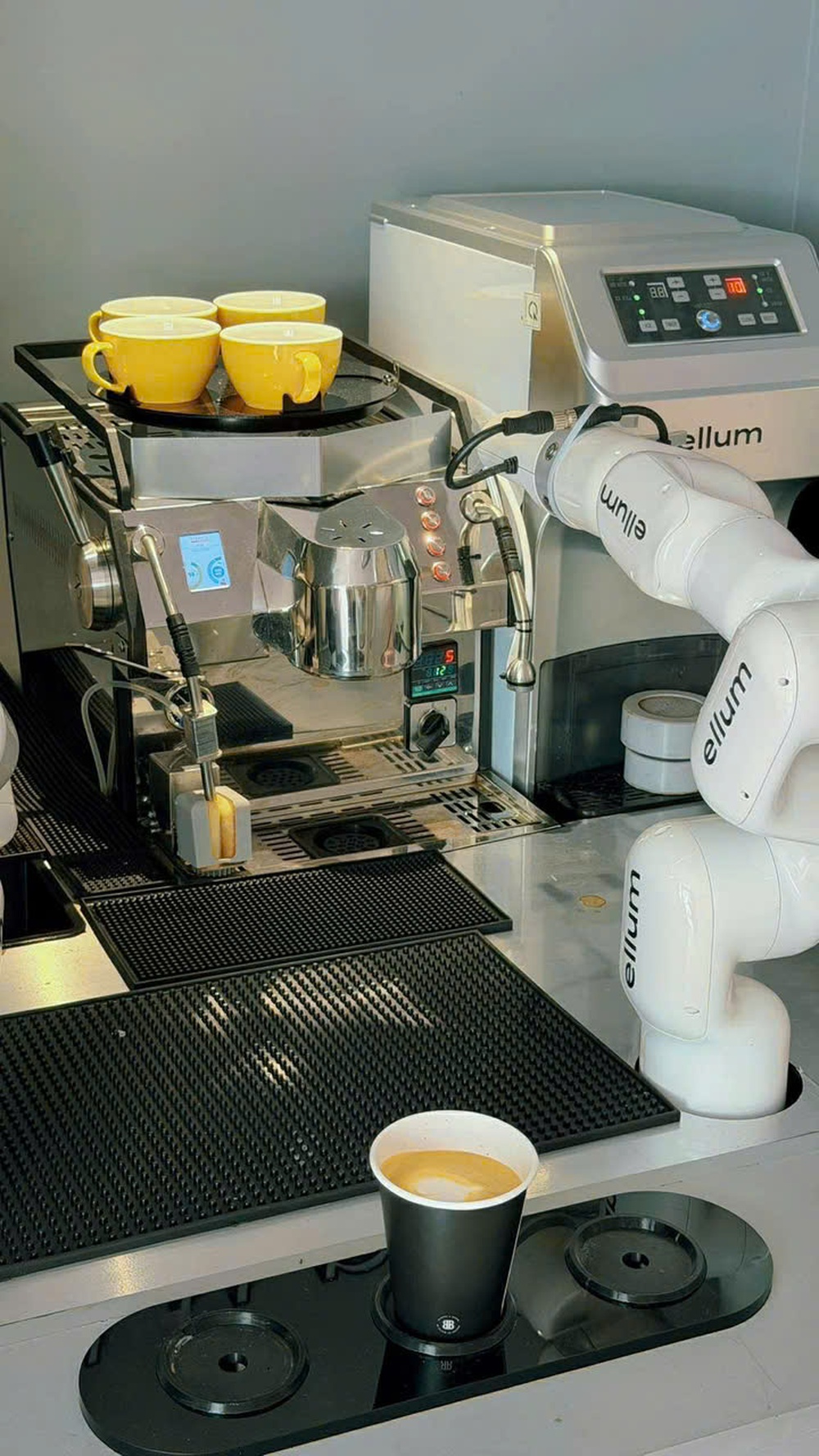 Ly cà phê từ robot: Công nghệ đang thay đổi trải nghiệm sống - Ảnh 8.