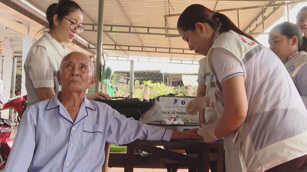 Y tế TP. Hồ Chí Minh: Hành trình từ "chữa bệnh" sang "quản lý sức khỏe" toàn dân - Ảnh 12.