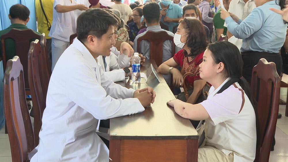 Y tế TP. Hồ Chí Minh: Hành trình từ "chữa bệnh" sang "quản lý sức khỏe" toàn dân - Ảnh 16.