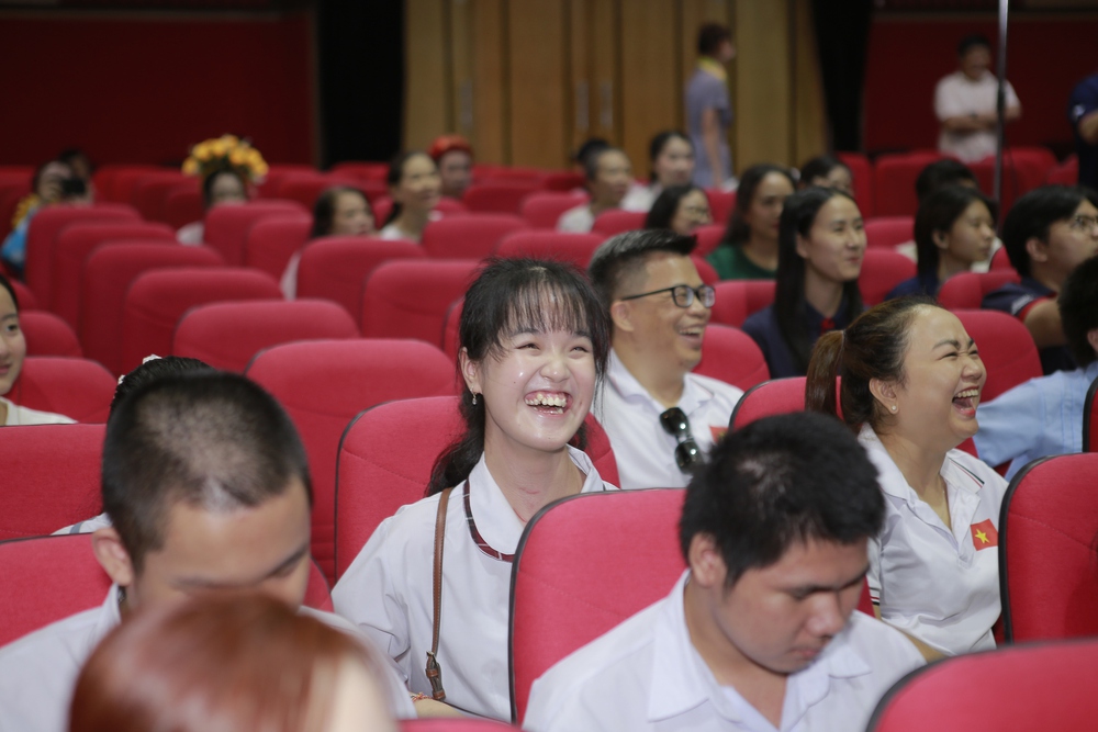 Khi cổ tích được “xem” bằng đôi tai và chạm bằng đôi tay - Ảnh 6.