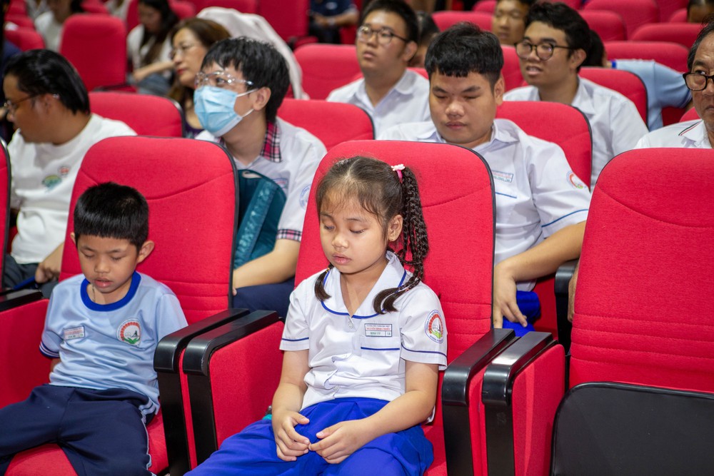 Khi cổ tích được “xem” bằng đôi tai và chạm bằng đôi tay - Ảnh 8.