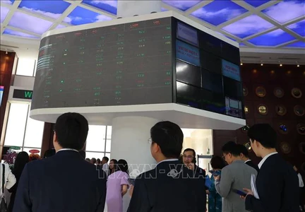 Chứng khoán kết thúc tháng 10 trong sắc đỏ, VN-Index mất gần 14 điểm