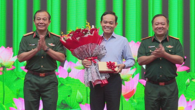 Bí thư Thành ủy TP. Hồ Chí Minh Trần Lưu Quang làm Bí thư Đảng ủy Quân sự TP. Hồ Chí Minh - Ảnh 1.