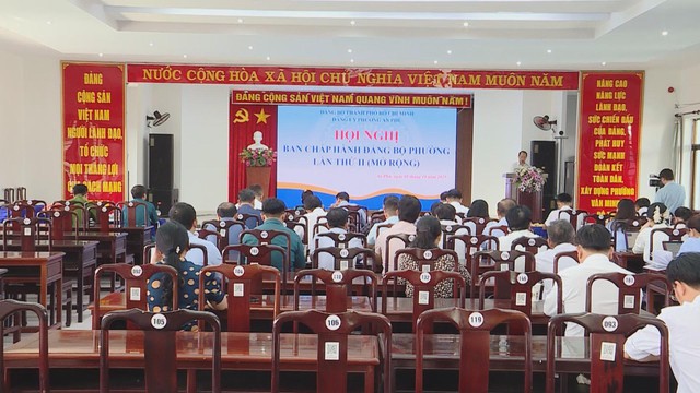 Hội nghị Ban Chấp hành Đảng bộ phường An Phú lần thứ II (mở rộng): Tăng tốc thực hiện mục tiêu năm 2025 - Ảnh 1.