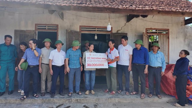 Quỹ Khởi Sự Từ Tâm hỗ trợ hơn 10 tỷ đồng giúp đồng bào miền Bắc khắc phục hậu quả bão lũ - Ảnh 4.