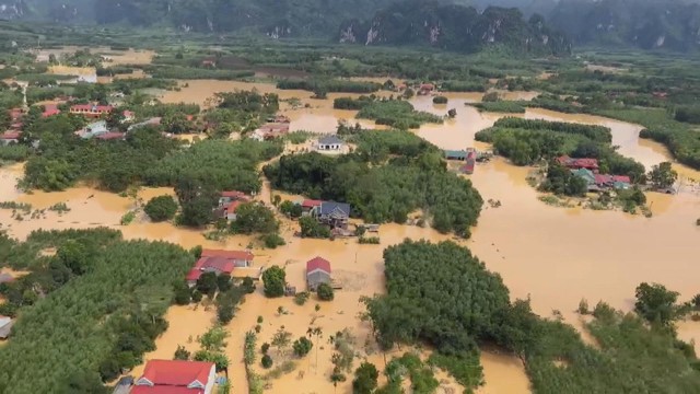 Mưa lũ làm 18 người chết và mất tích, thiệt hại hơn 7.050 tỷ đồng - Ảnh 2.