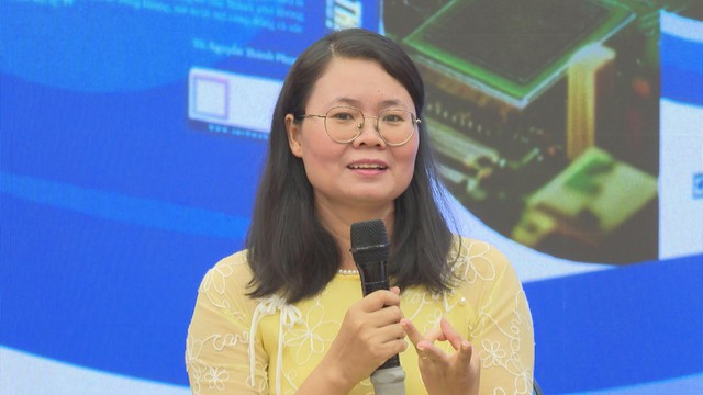 Ra mắt sách “Kiến tạo TP. Hồ Chí Minh thành siêu đô thị quốc tế: Năng động - Thông minh - Giàu bản sắc”- Ảnh 3.