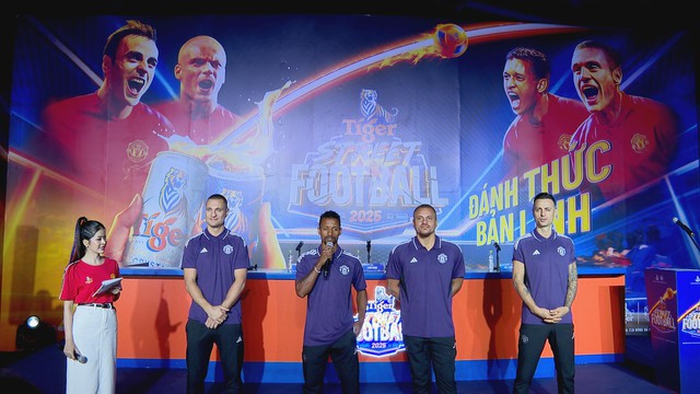 Huyền thoại Manchester United xuất hiện tại TP.HCM, cùng Tiger Beer truyền lửa đam mê bóng đá - Ảnh 4.