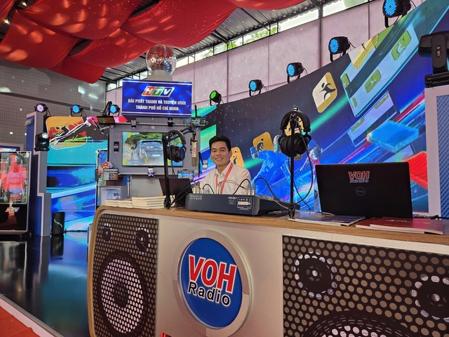Không gian "Tháp đa truyền thông HTV" tại Triển lãm thành tựu Báo chí - Xuất bản - Ảnh 5.