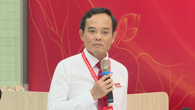 Nhiều vấn đề quan trọng phát triển kinh tế, xã hội của thành phố được các đại biểu thảo luận sôi nổi - Ảnh 2.