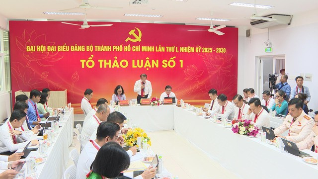Nhiều vấn đề quan trọng phát triển kinh tế, xã hội của thành phố được các đại biểu thảo luận sôi nổi - Ảnh 1.