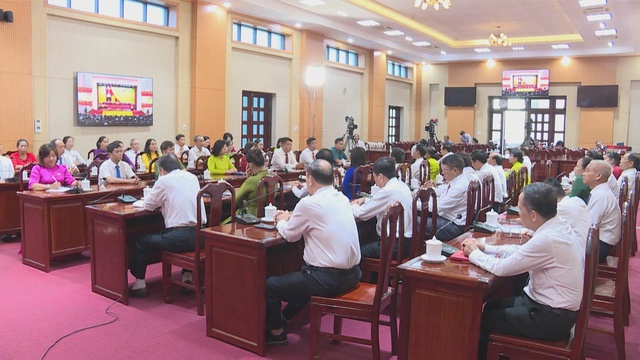 Cán bộ, đảng viên và các tầng lớp nhân dân kỳ vọng ở Đại hội Đảng bộ thành phố - Ảnh 2.