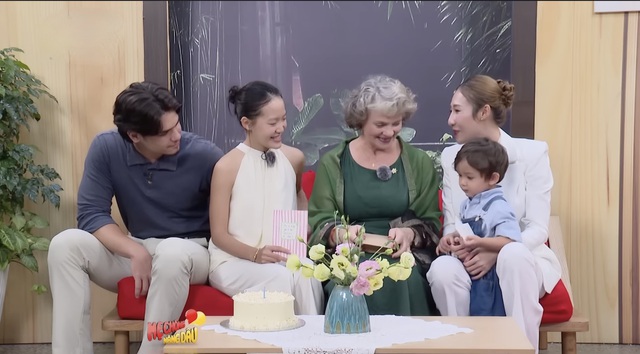 Mẹ chồng Mỹ "thuần Việt", nàng dâu Gen Z khuynh hướng quốc tế - Ảnh 19.