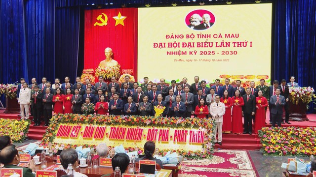 Đại hội đại biểu Đảng bộ tỉnh Cà Mau lần thứ I khai mạc, đánh dấu bước ngoặt phát triển mới - Ảnh 5.