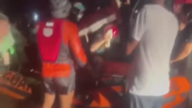 Philippines sơ tán hàng chục ngàn người dân tránh bão Fengshen - Ảnh 4.