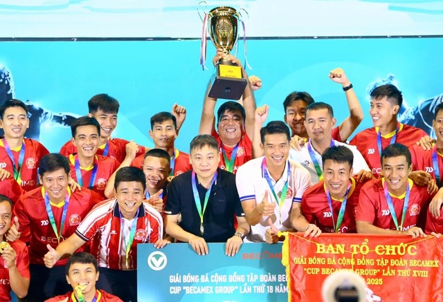 Đội bóng Công an TP. Hồ Chí Minh vô địch Becamex Group Cup 2025 - Ảnh 1.