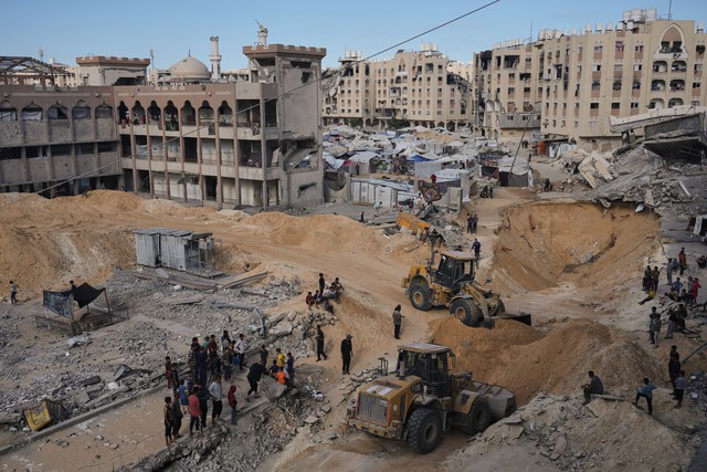 Israel tiếp tục đóng cửa khẩu biên giới Rafah do Hamas chưa hoàn tất trao trả thi thể con tin - Ảnh 2.