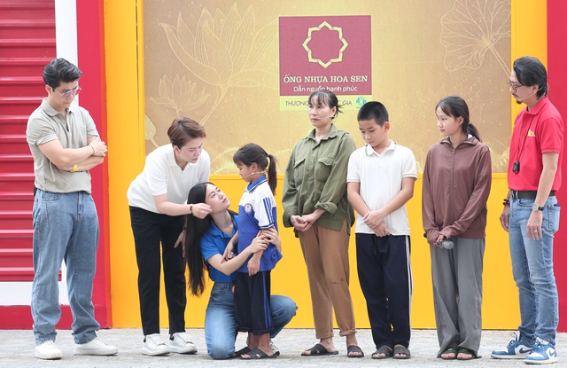 Đinh Mạnh Ninh và Bảo Hân góp mặt trong "Mái ấm gia đình Việt" - Ảnh 3.