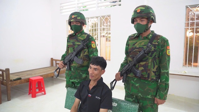 Nóng: Bắt giữ đối tượng mang lượng lớn vàng qua cửa khẩu Tây Ninh - Ảnh 1.