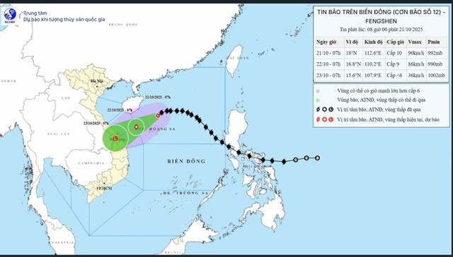 Bão số 12 tiến sát đất liền, gây mưa lớn diện rộng từ Hà Tĩnh đến Quảng Ngãi - Ảnh 1.