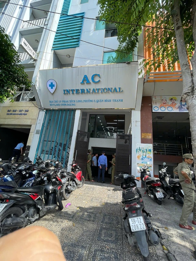 Công an TP. Hồ Chí Minh khởi tố nhóm đối tượng giả danh bác sĩ khám, chữa bệnh, lừa đảo hơn 17 tỷ đồng - Ảnh 1.