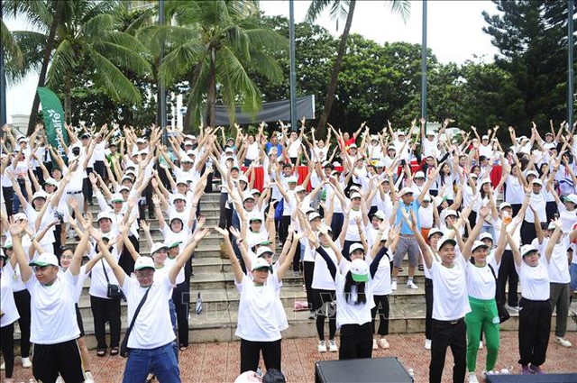 Năng lượng khỏe lan tỏa từ phố biển Vũng Tàu - Ảnh 1.