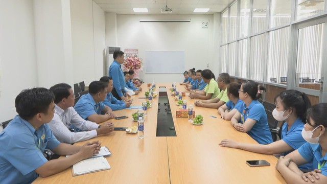 Kinh tế TP. Hồ Chí Minh khởi sắc, doanh nghiệp đẩy mạnh sản xuất cuối năm - Ảnh 4.