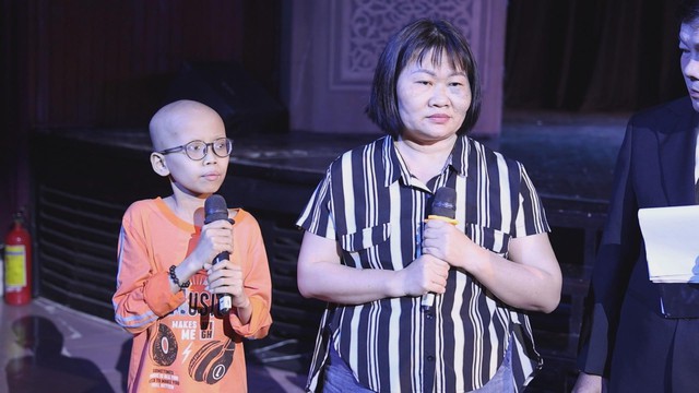 Đêm nhạc “Hoa nở giữa đời”: Lan tỏa tinh thần nhân văn và nghị lực sống phi thường - Ảnh 1.