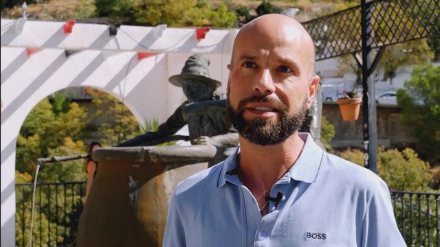 Ngôi làng phù thủy bí ẩn ở Tây Ban Nha hút khách mùa Halloween - Ảnh 5.