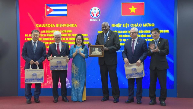 Đoàn đại biểu cấp cao Cuba thăm Trường Đại học Sư phạm Kỹ thuật TP. Hồ Chí Minh - Ảnh 5.