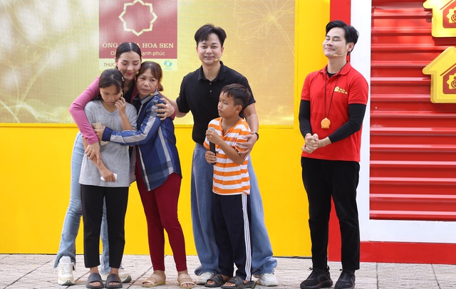 "Mái ấm gia đình Việt": Phương Trinh Jolie bật khóc khi thấy mình trong cô bé mồ côi - Ảnh 5.