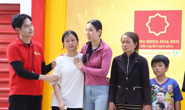 Tuyết Mai: Cô học trò nghèo có ước mơ làm bác sĩ - Mái ấm gia đình Việt- Ảnh 11.