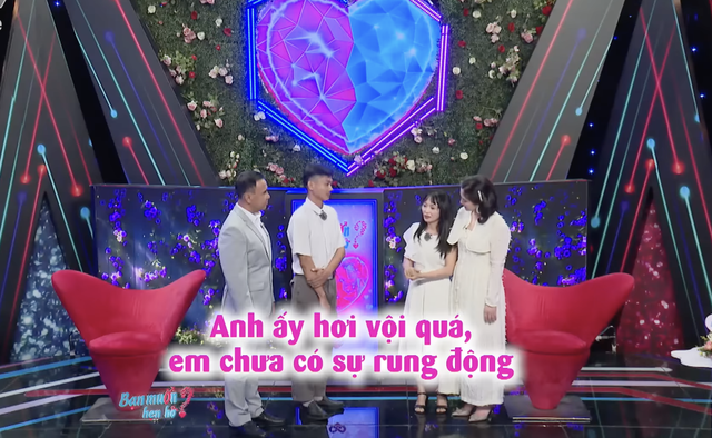 Chàng phiên dịch viên khiến cô gái “choáng” với cú hôn bất ngờ - Ảnh 8.