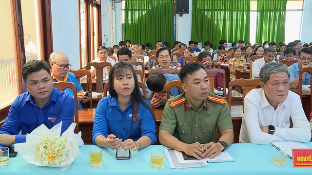 Phường Phú Thọ Hòa phát động phong trào “Bình dân học vụ số”: Không ai bị đứng ngoài cuộc cách mạng số - Ảnh 2.