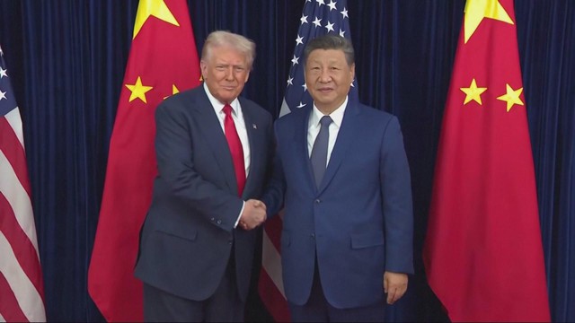 Ông Donald Trump gặp ông Tập Cận Bình lần đầu tiên từ 2019 - Ảnh 1.