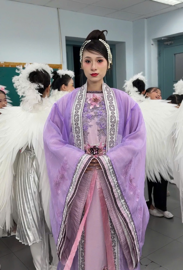 Diễn viên Mai Duyên và Helen Vũ hóa thân thành Tiên Cô và Liên Hoa trong Vườn Âm Nhạc “Thân Cò” - Ảnh 4.