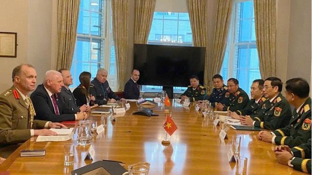 Bộ Quốc phòng Việt Nam sẵn sàng tiếp nhận quân nhân Anh sang học tiếng Việt - Ảnh 2.