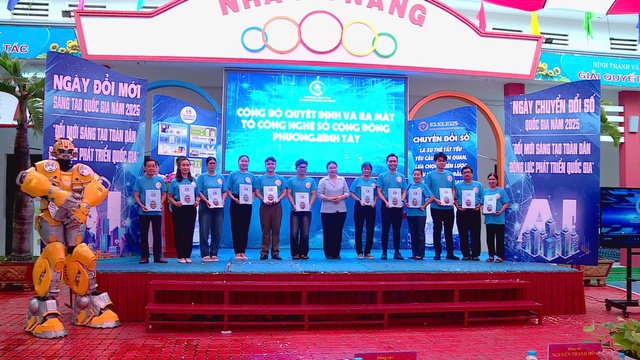 Tổ công nghệ số cộng đồng : Cầu nối chuyển đổi số đến người dân  - Ảnh 2.