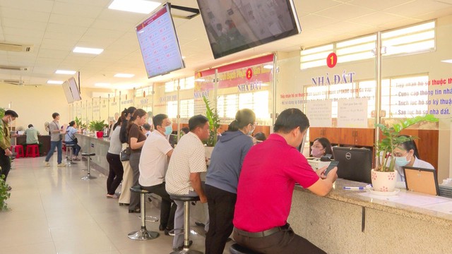 Đẩy mạnh phân cấp, quân quyền: TP. Hồ Chí Minh cử đội "đặc nhiệm" hỗ trợ phường, xã - Ảnh 3.