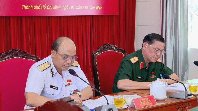 Đoàn đại biểu Quốc hội TP. Hồ Chí Minh lấy ý kiến góp ý nhiều dự thảo Luật quan trọng - Ảnh 2.