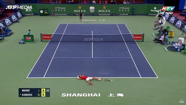 Novak Djokovic vào Tứ kết Shanghai Masters - Ảnh 1.