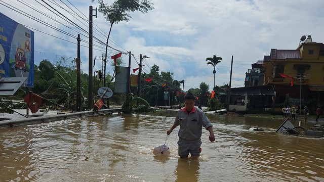 Viettel dồn quân, ứng cứu thông tin xuyên đêm tại Thái Nguyên trong lũ lịch sử - Ảnh 1.