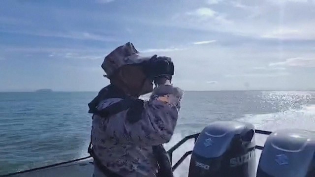 Malaysia tiếp tục tìm kiếm nạn nhân vụ chìm tàu ngoài khơi Langkawi - Ảnh 3.