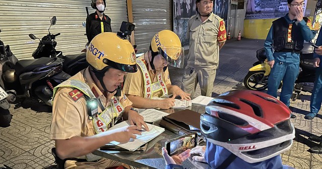 3 lỗi vi phạm giao thông bắt đầu bị xử phạt từ ngày 1-1-2026 - Ảnh 1.