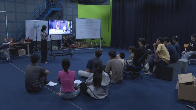 Phát triển mạnh mẽ, toàn diện văn hóa và con người Việt Nam - Ảnh 3.