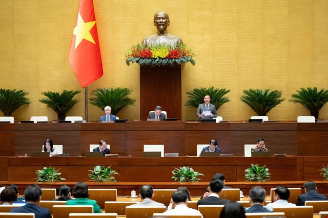 Quốc hội thảo luận ở hội trường về 2 dự thảo luật thuộc lĩnh vực tư pháp - Ảnh 2.