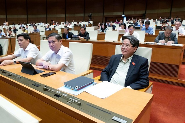 Quốc hội thảo luận ở hội trường về 2 dự thảo luật thuộc lĩnh vực tư pháp - Ảnh 5.