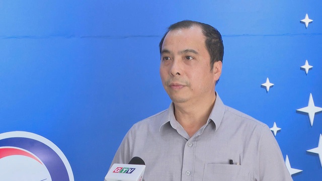 Công ty Điện lực Gia Lai nỗ lực khôi phục lưới điện sau bão số 13 - Ảnh 2.